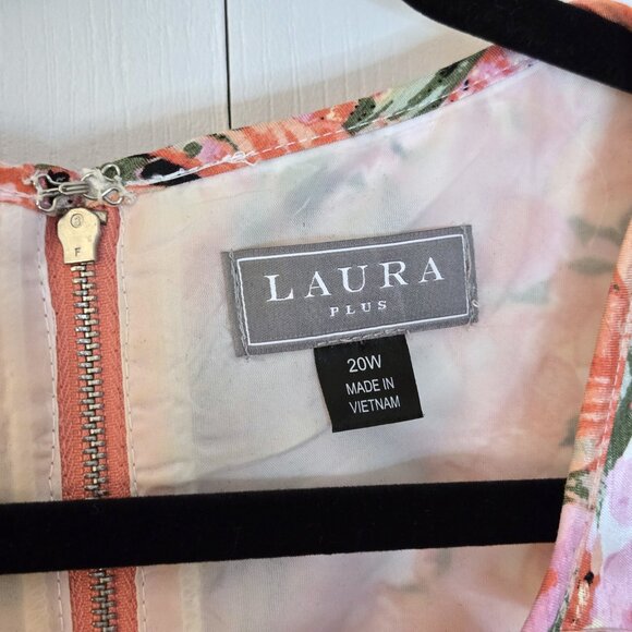 Laura Plus Pink & White Floral Print Fit & Flare Dress w/ Cut-out Neckline | 20W - Picture 3 of 8